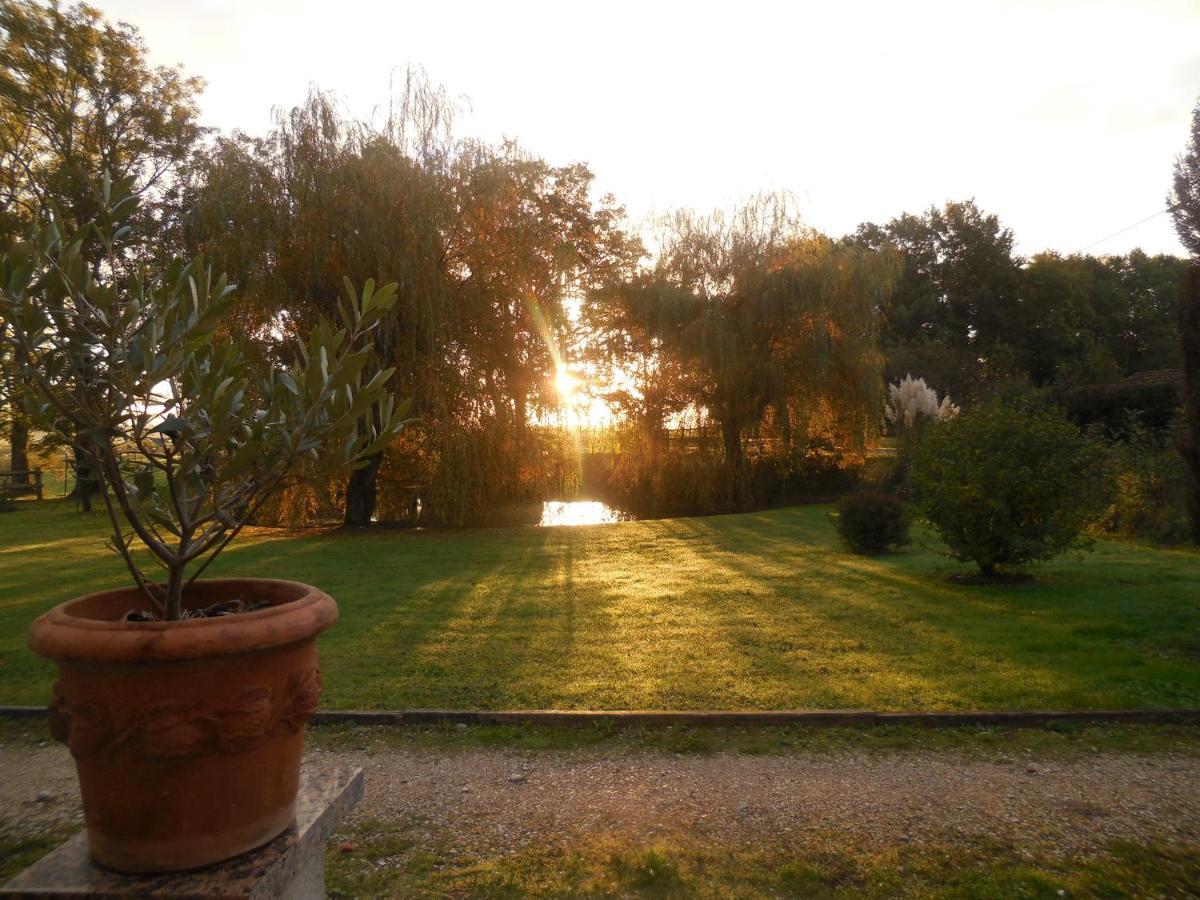 Chambre D'Hotes La Jument Grise Lescheroux ภายนอก รูปภาพ